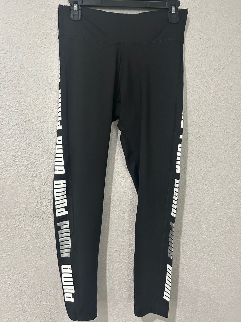 Puma women' Black Logo Side-Stripe Leggings